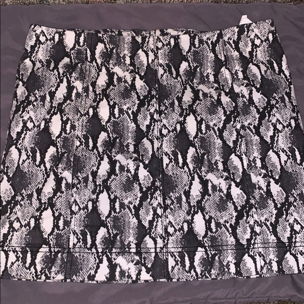 Snake skin print high rise skirt